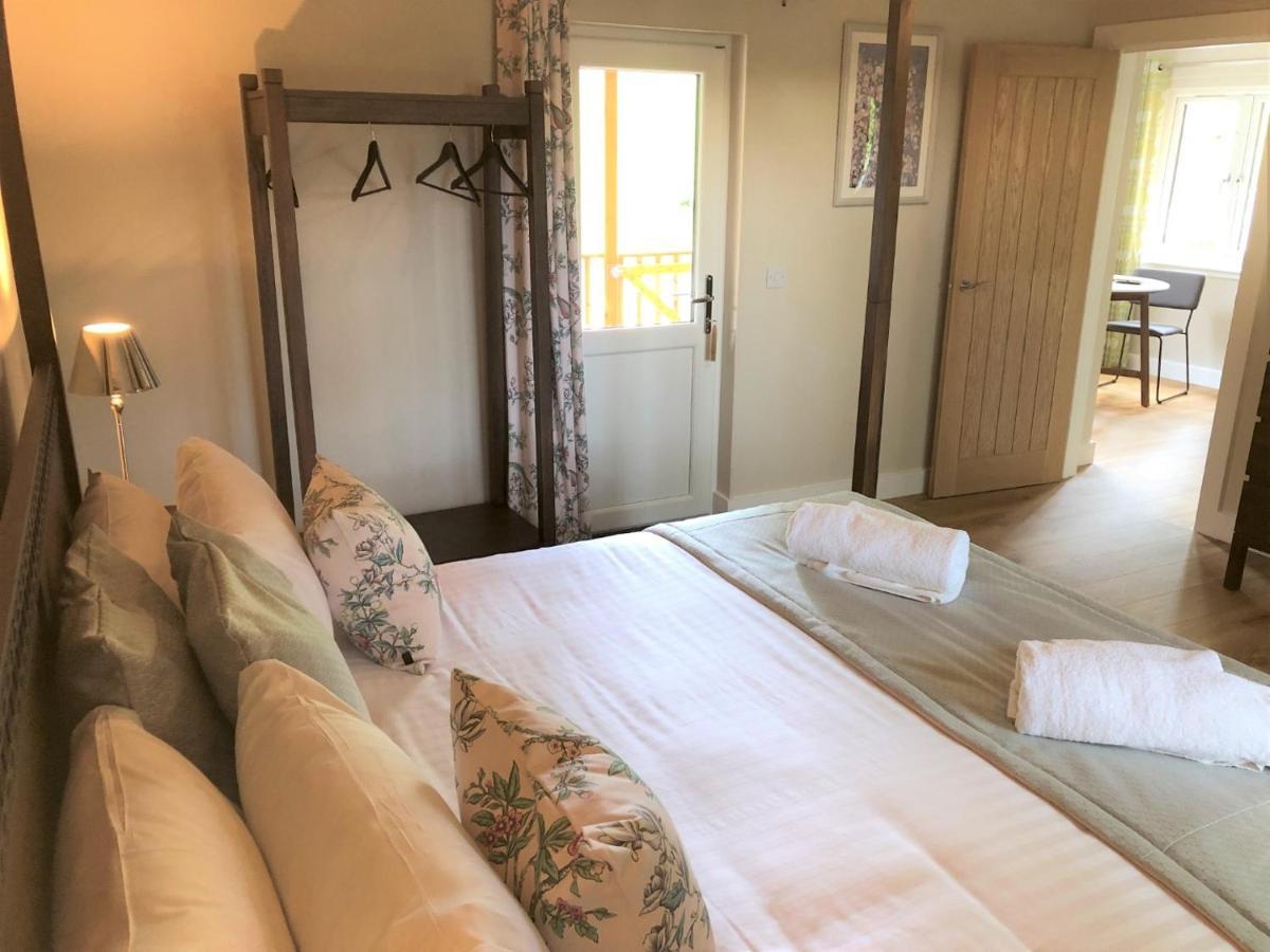 Breckland Lodge 2 With Hot Tub Belladrum Eksteriør bilde
